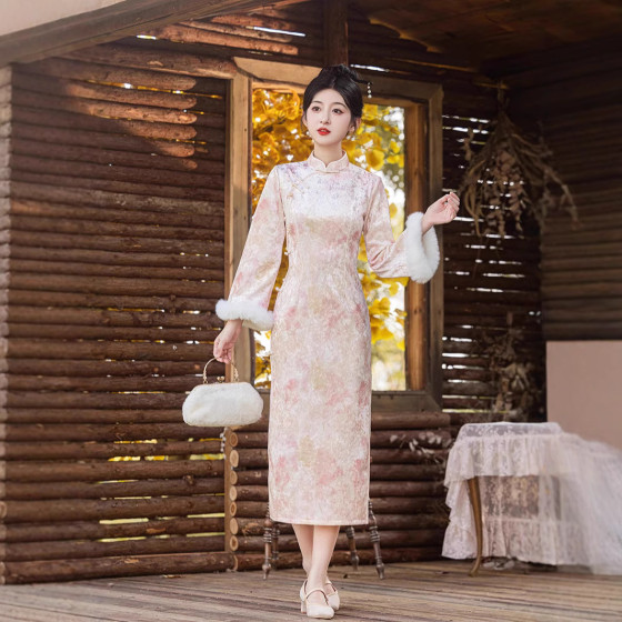 ID:1101 - Autumn and winter Chinese style pearl velvet thickened long pink cheongsam girl slim temperament dress